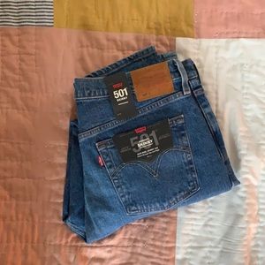NWT Levi’s 501 Skinny Blue Jeans